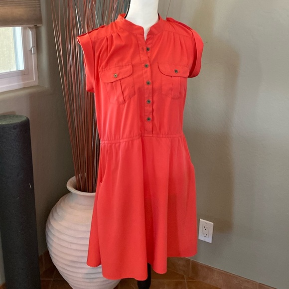 Ladies dress - Picture 1 of 2